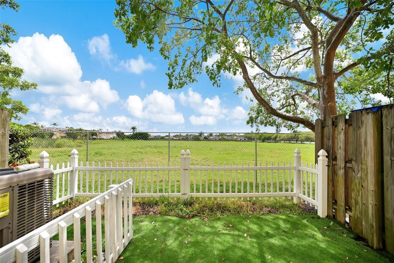 134 SE 28th Ter, Unit 5, Homestead, FL 33033 Photo