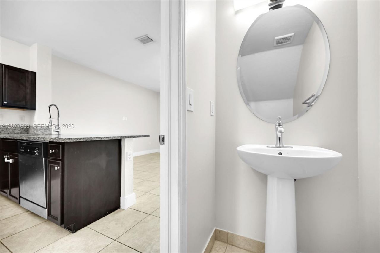134 SE 28th Ter, Unit 5, Homestead, FL 33033 Photo