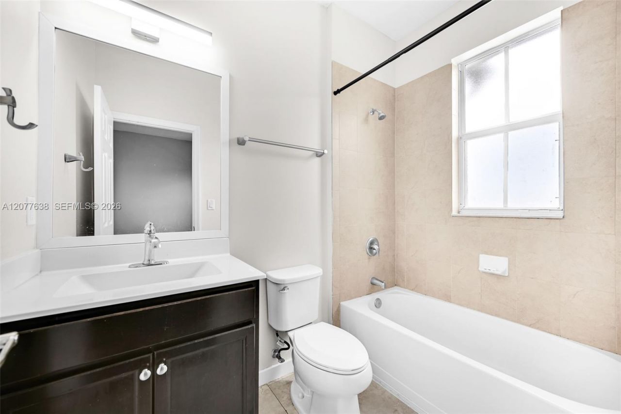 134 SE 28th Ter, Unit 5, Homestead, FL 33033 Photo