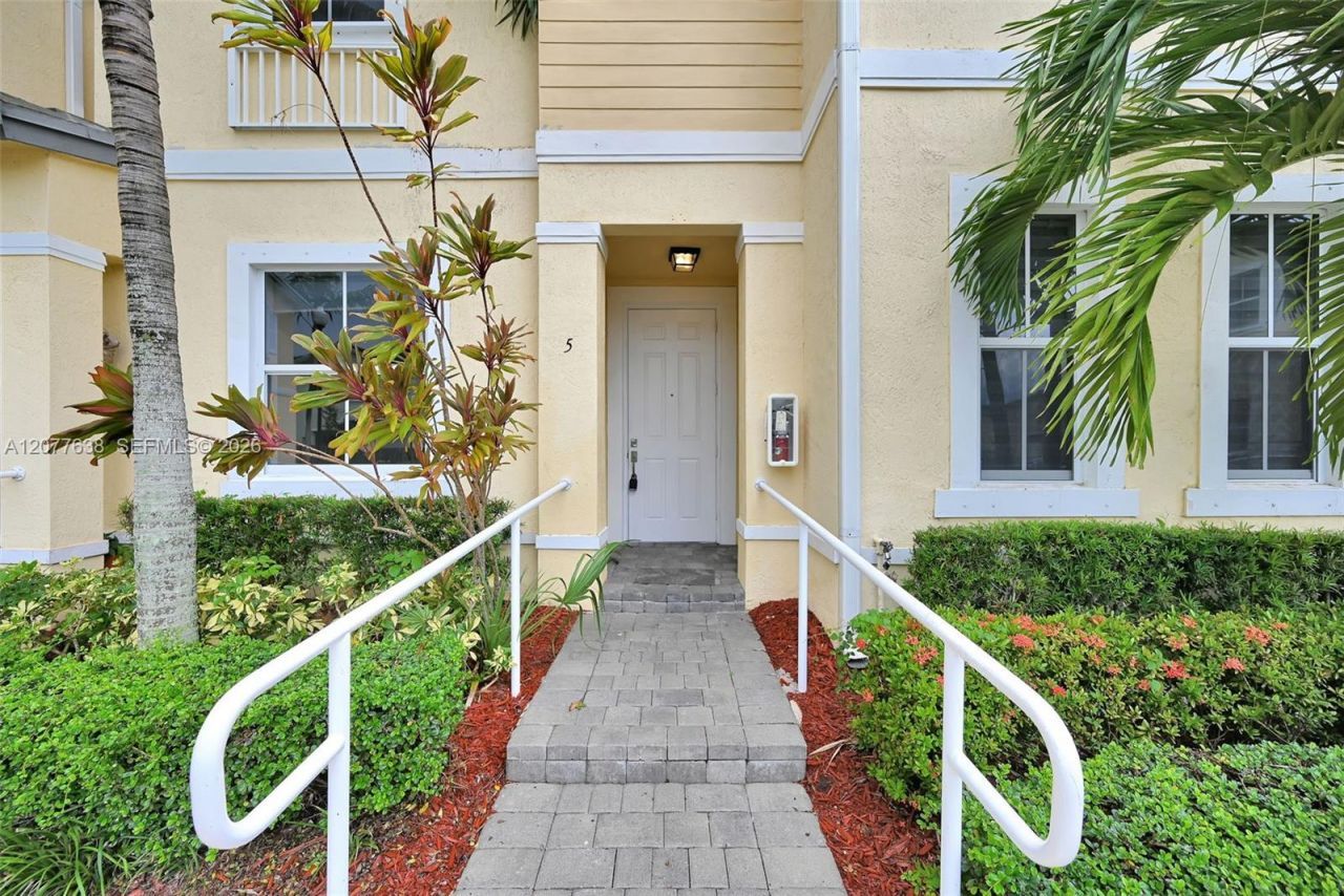 134 SE 28th Ter, Unit 5, Homestead, FL 33033 Photo