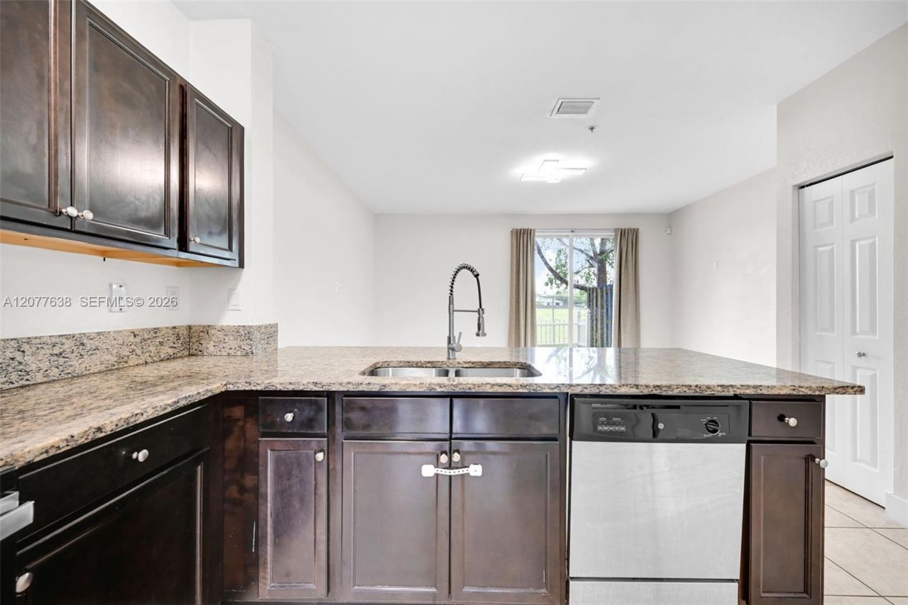 134 SE 28th Ter, Unit 5, Homestead, FL 33033 Photo