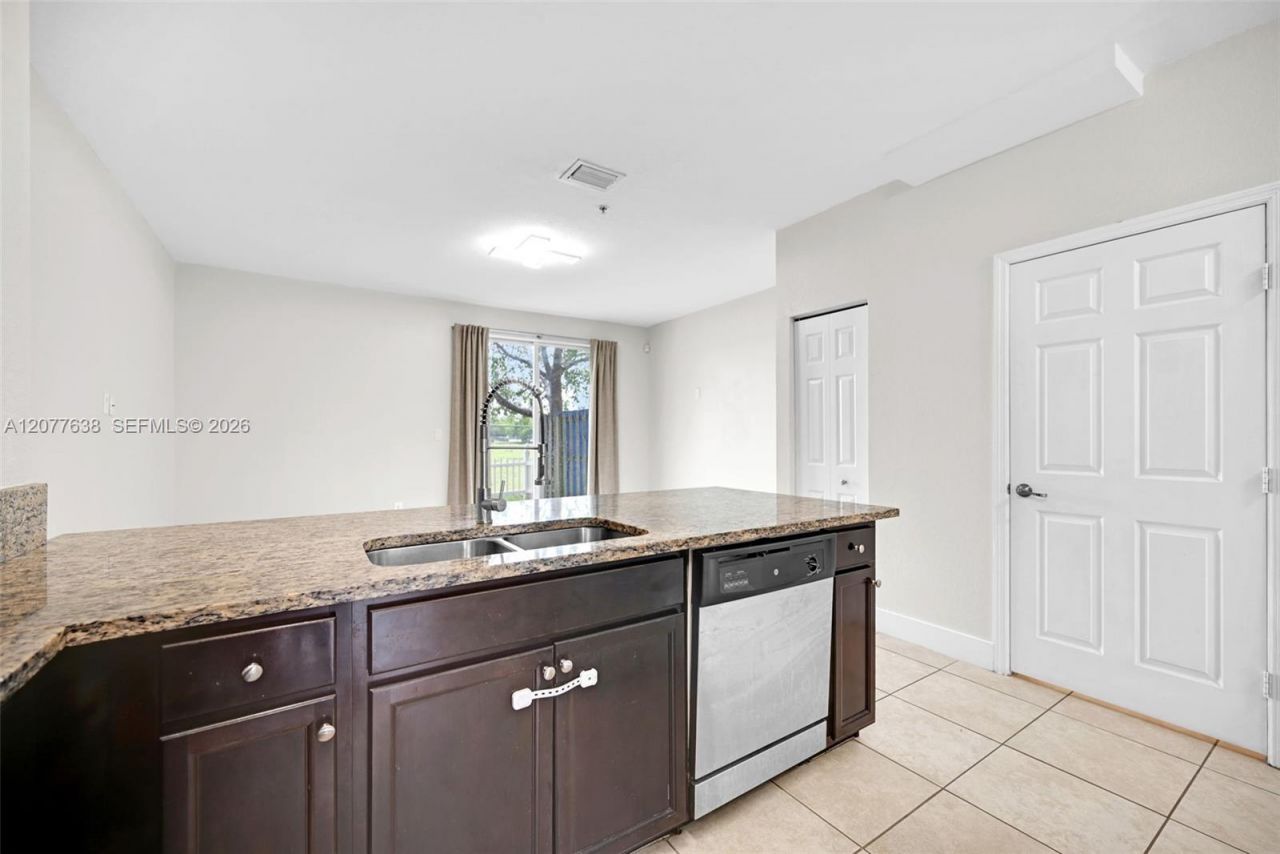 134 SE 28th Ter, Unit 5, Homestead, FL 33033 Photo