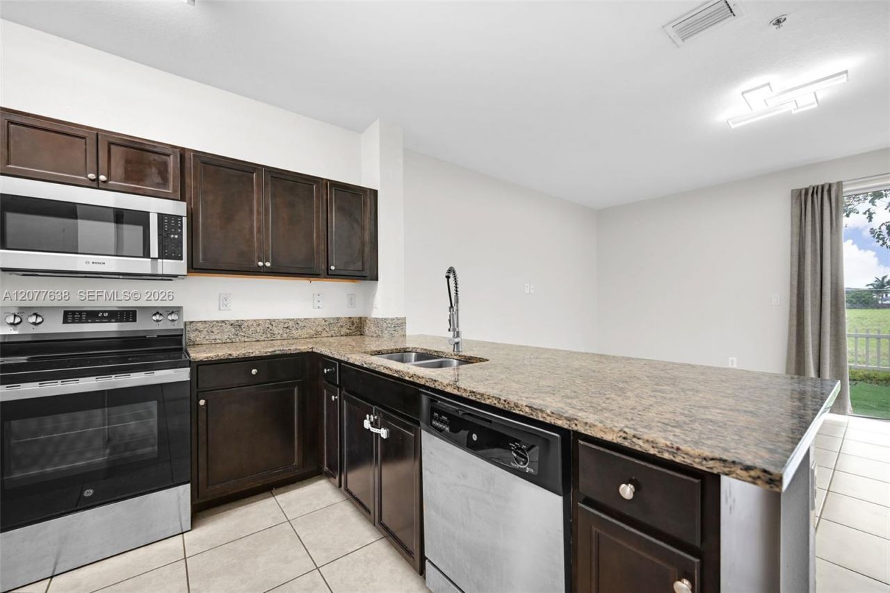 134 SE 28th Ter, Unit 5, Homestead, FL 33033 Photo
