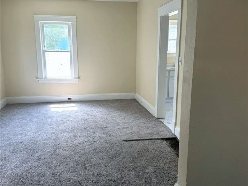 10618 Grandview Avenue, Cleveland, OH 44104 Photo 5