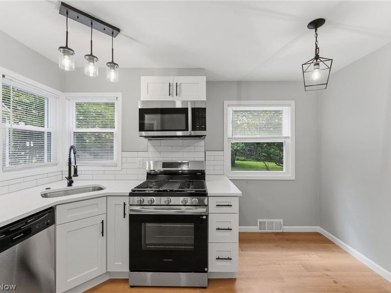 1004 Woodview Road, Cleveland Heights, OH 44121 Photo 11