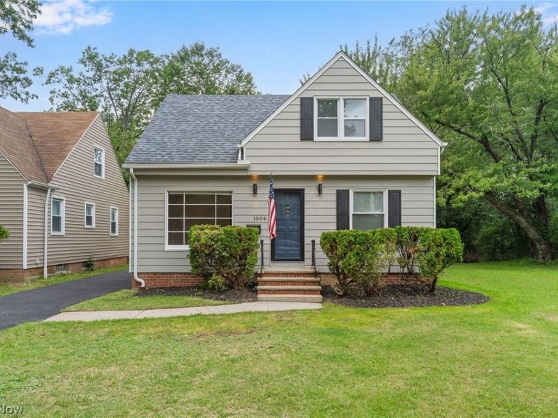 1004 Woodview Road, Cleveland Heights, OH 44121 Photo 2