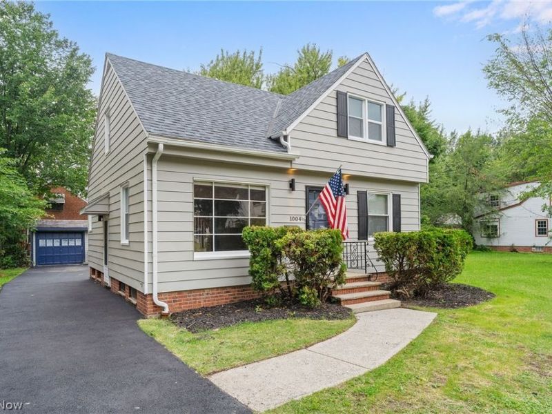 1004 Woodview Road, Cleveland Heights, OH 44121 Photo 3