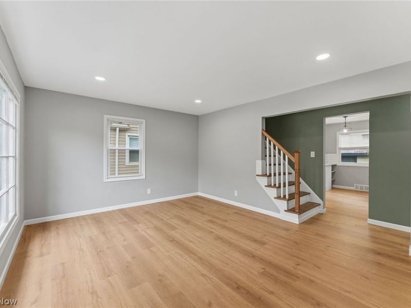1004 Woodview Road, Cleveland Heights, OH 44121 Photo 4