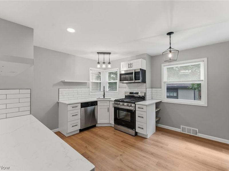 1004 Woodview Road, Cleveland Heights, OH 44121 Photo 8