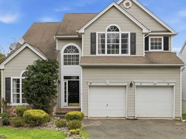 211 Winding Hill Dr, Mount Olive, NJ 07840