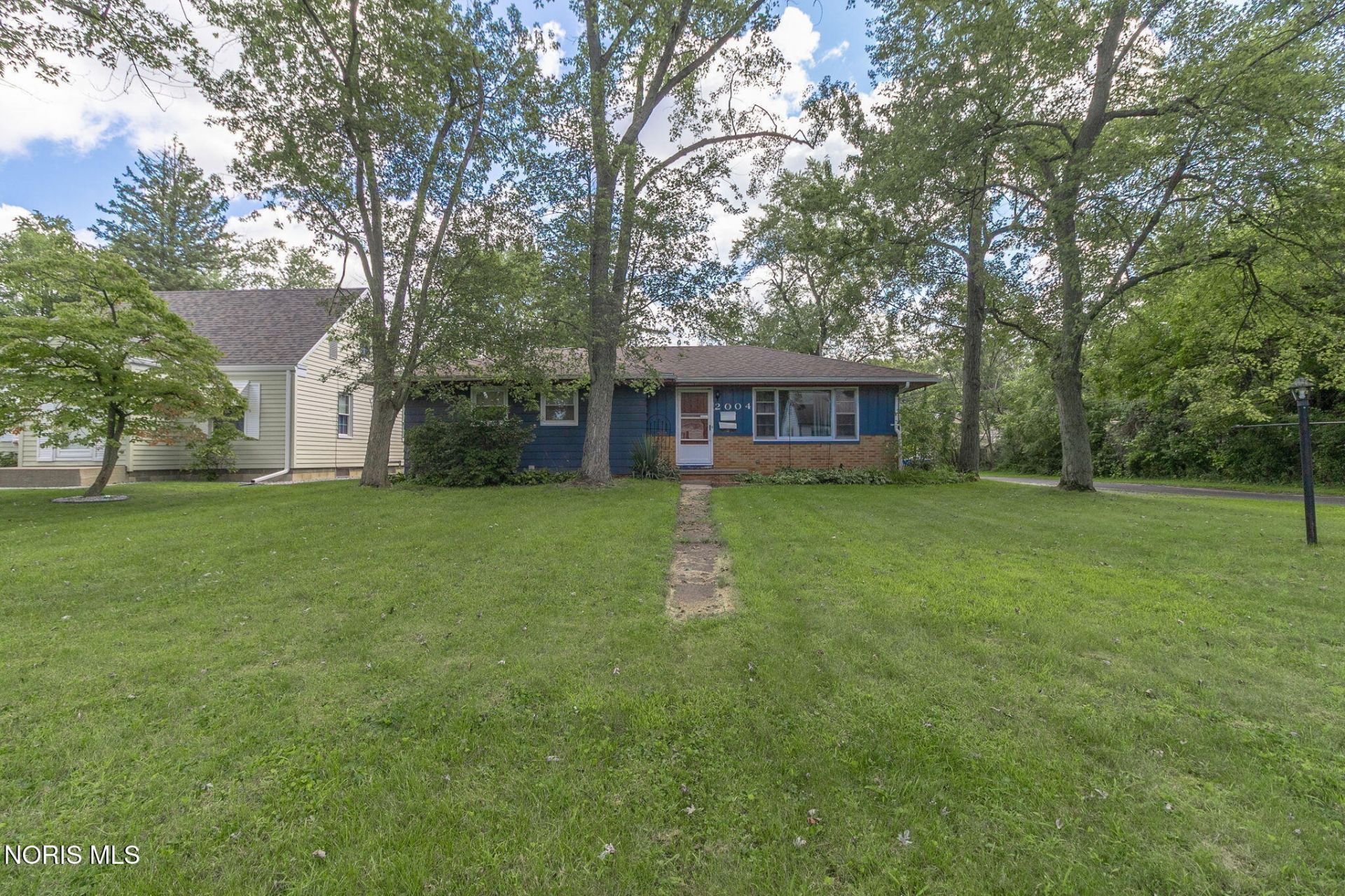 2004 Hogarth Road, Toledo, OH 43615 Main Photo