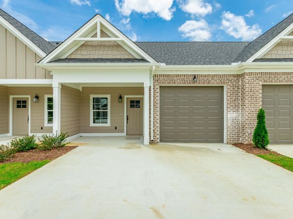 2594 Bannerman Lane , Chattanooga, TN 37421