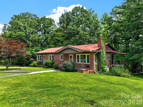 2 White Oak Road, Arden, NC 28704