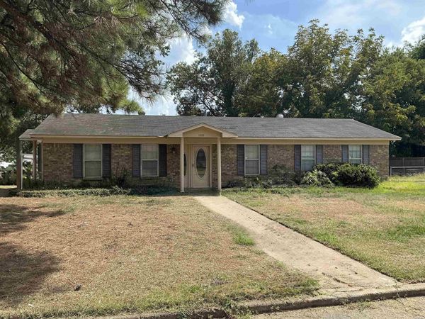 1200 E BOWLES Street, Dumas, AR 71639