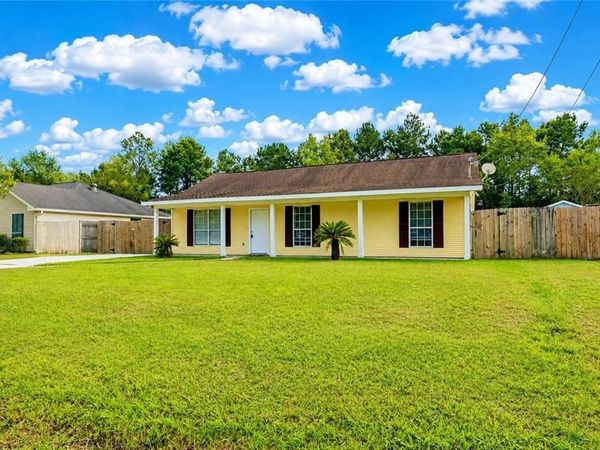 172 S CHERRYWOOD Lane , Pearl River, LA 70452
