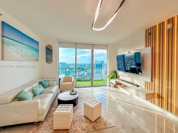 90 SW 3rd St , Unit 3306, Miami, FL 33130