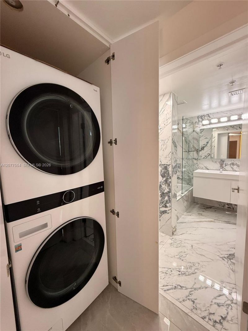90 SW 3rd St , Unit 3306, Miami, FL 33130 Photo