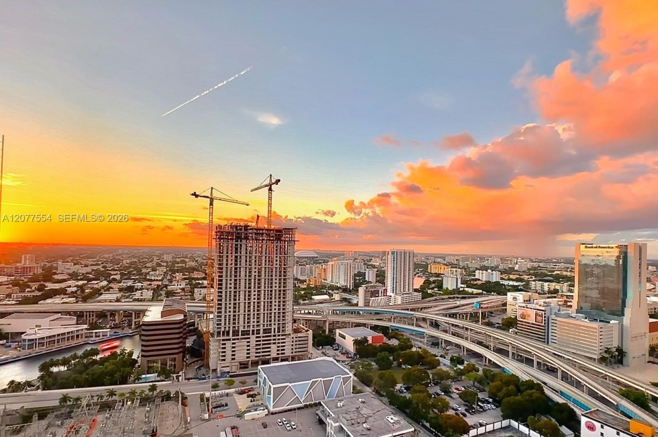90 SW 3rd St , Unit 3306, Miami, FL 33130 Photo