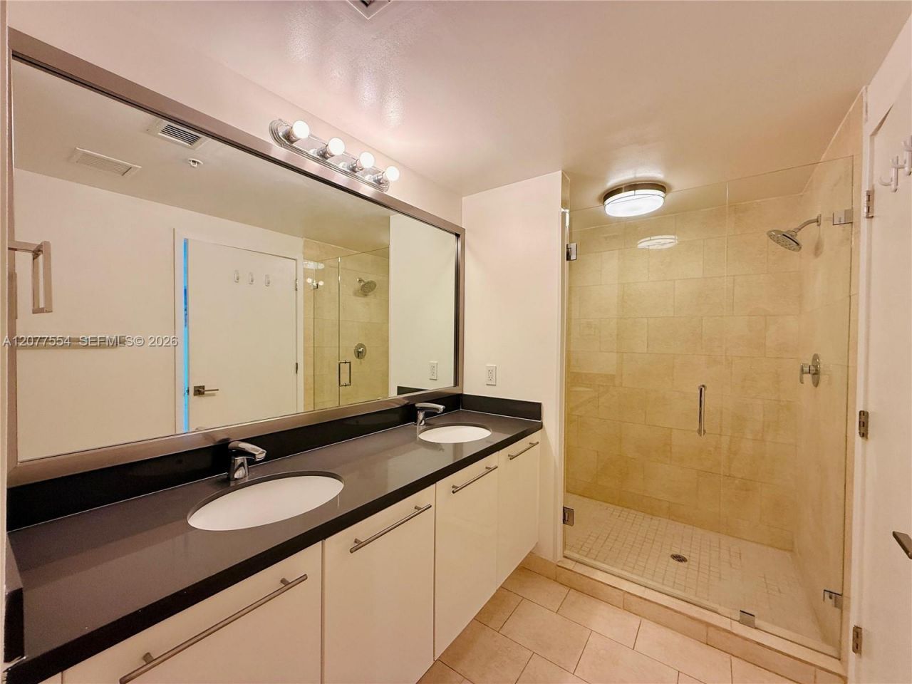 90 SW 3rd St , Unit 3306, Miami, FL 33130 Photo