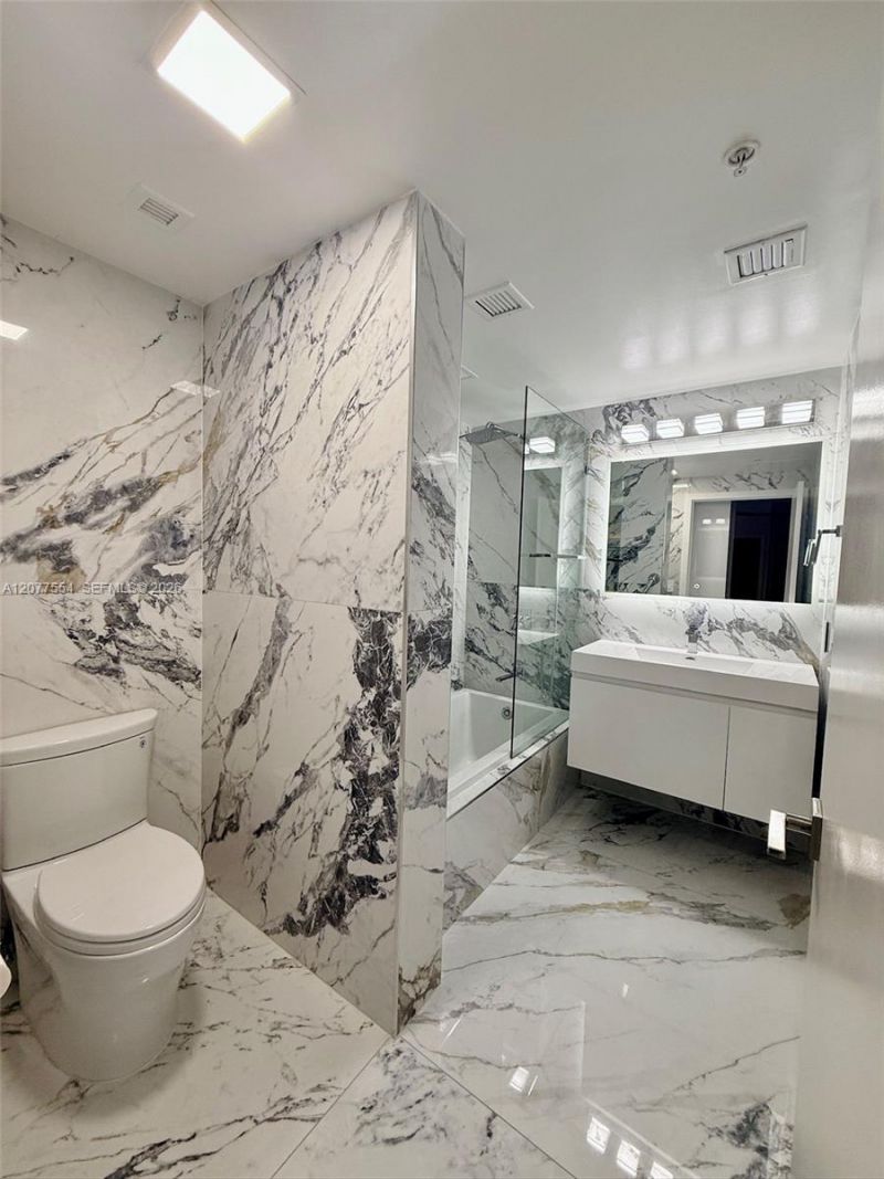 90 SW 3rd St , Unit 3306, Miami, FL 33130 Photo