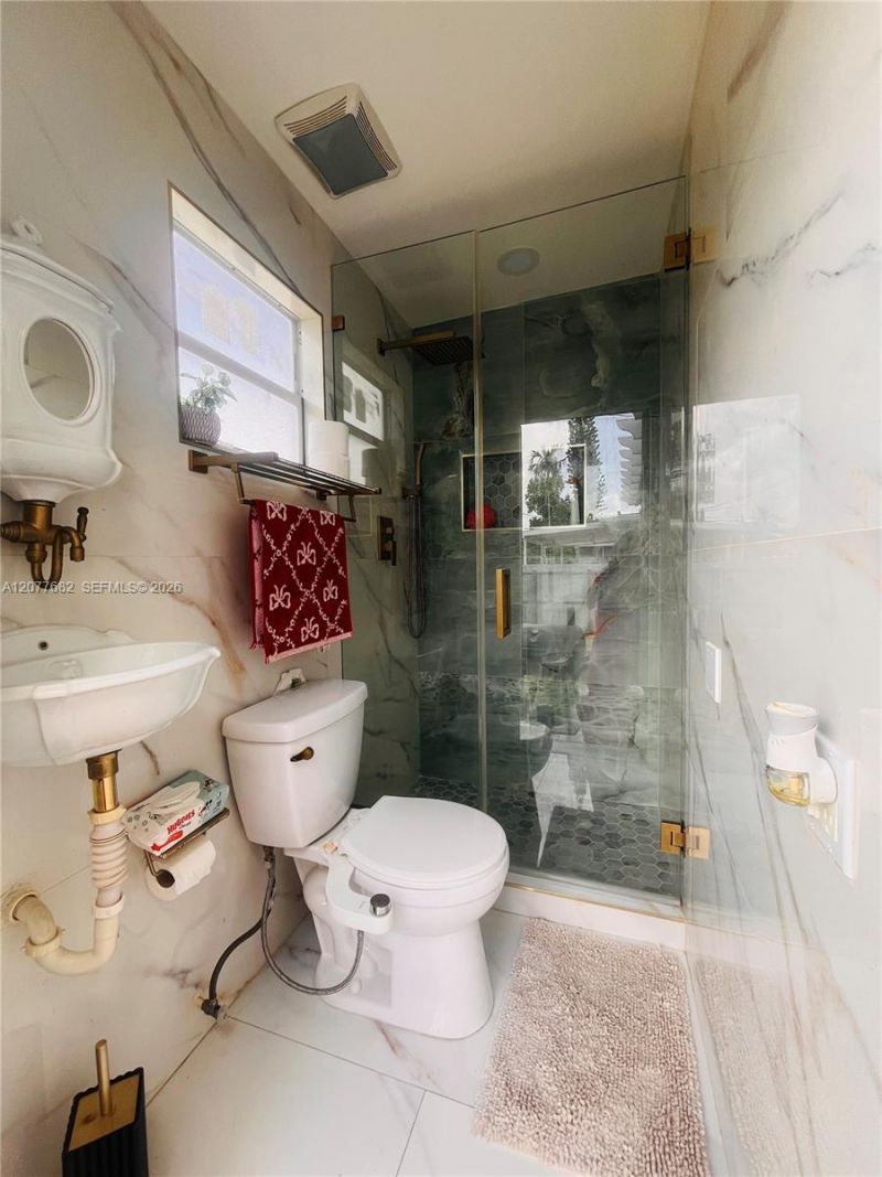 1920 NW 32nd Ave, Miami, FL 33125 Photo