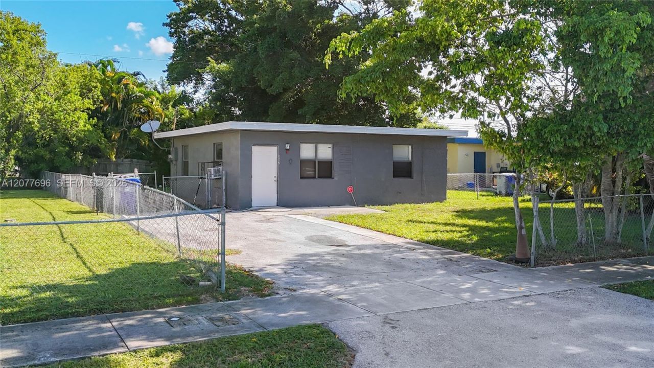 2419 NW 6th Ct , Pompano Beach, FL 33069 Photo