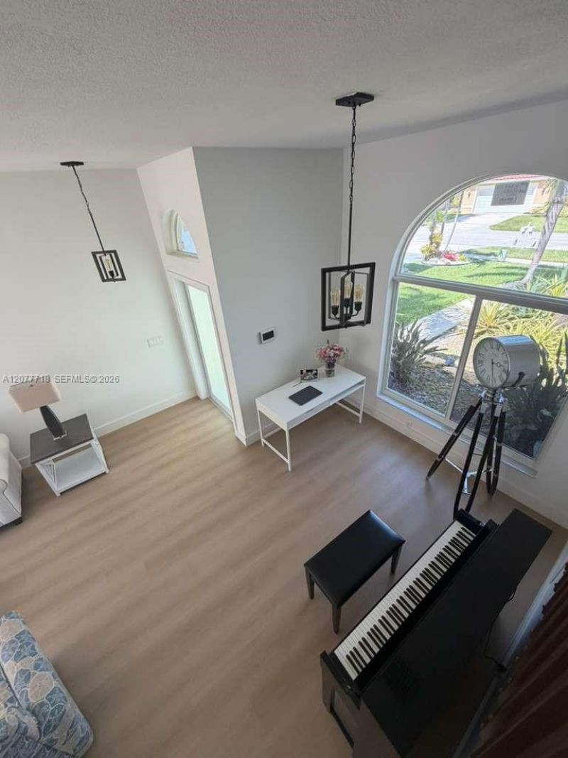 1920 NW 182nd Ter , Pembroke Pines, FL 33029 Photo