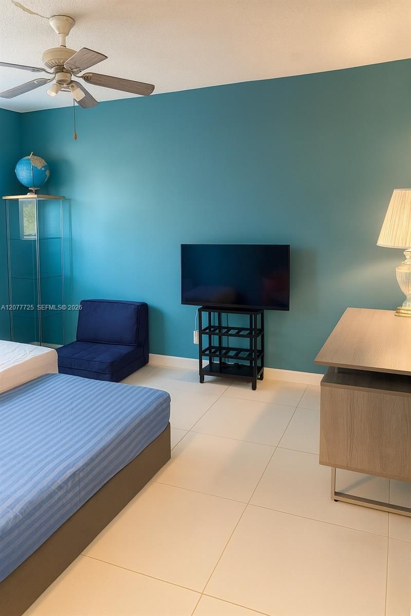 610 NE 12th Ave , Unit 308, Hallandale Beach, FL 33009 Photo
