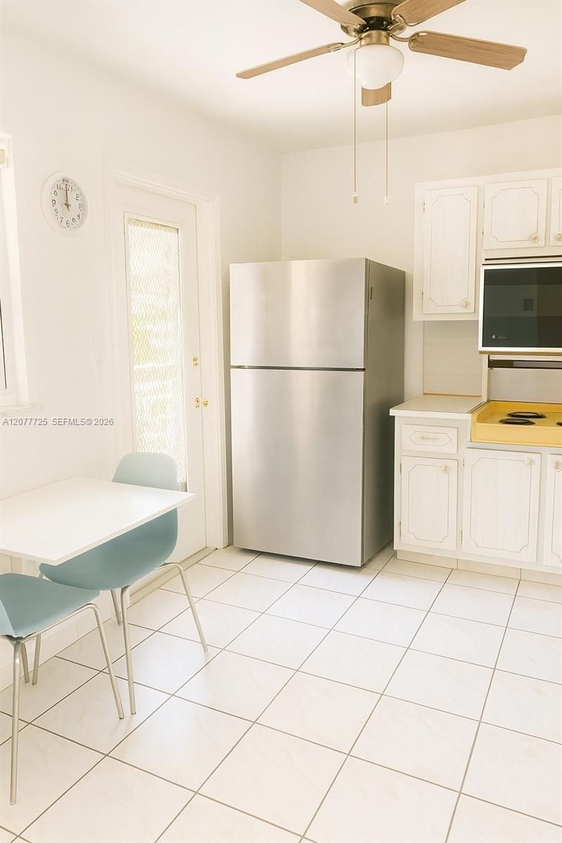 610 NE 12th Ave , Unit 308, Hallandale Beach, FL 33009 Photo