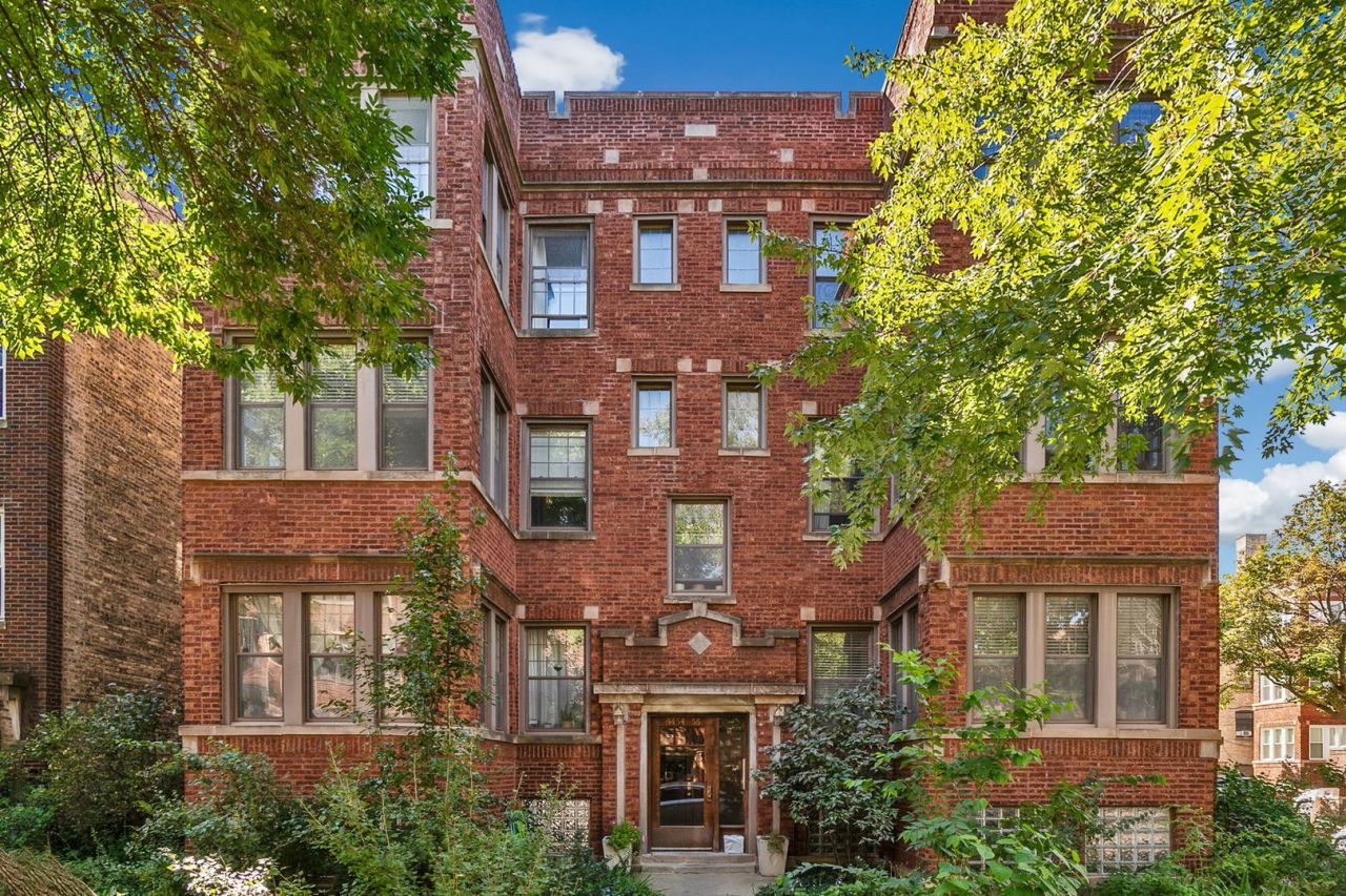 6454 N Bosworth Avenue, Unit 3A, Chicago, IL 60626 Main Photo