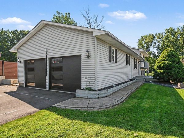 9285 E Sleepy Hollow Parkway, Cromwell, IN 46732