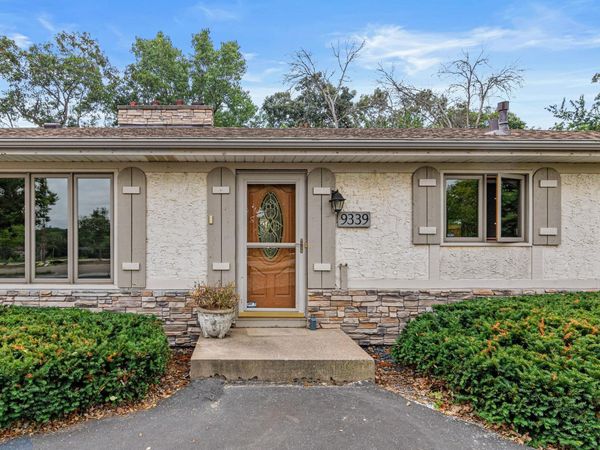 9339 Cedar Lake Road S, Saint Louis Park, MN 55426