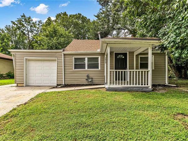 3820 N Brighton Avenue, Kansas City, MO 64117