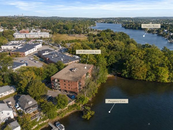 209 Riverview Ave, Unit 7, Newton, MA 02466