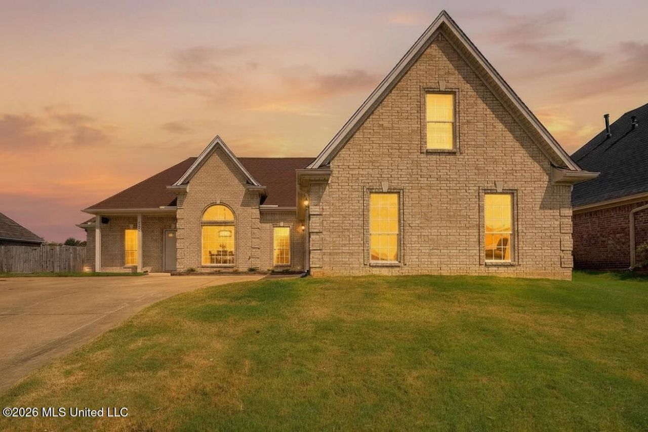 8402 Inverness Drive, Southaven, MS 38672 Main Photo