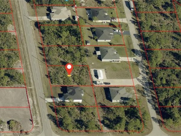1846 Richmond AVE N, LEHIGH ACRES, FL 33972