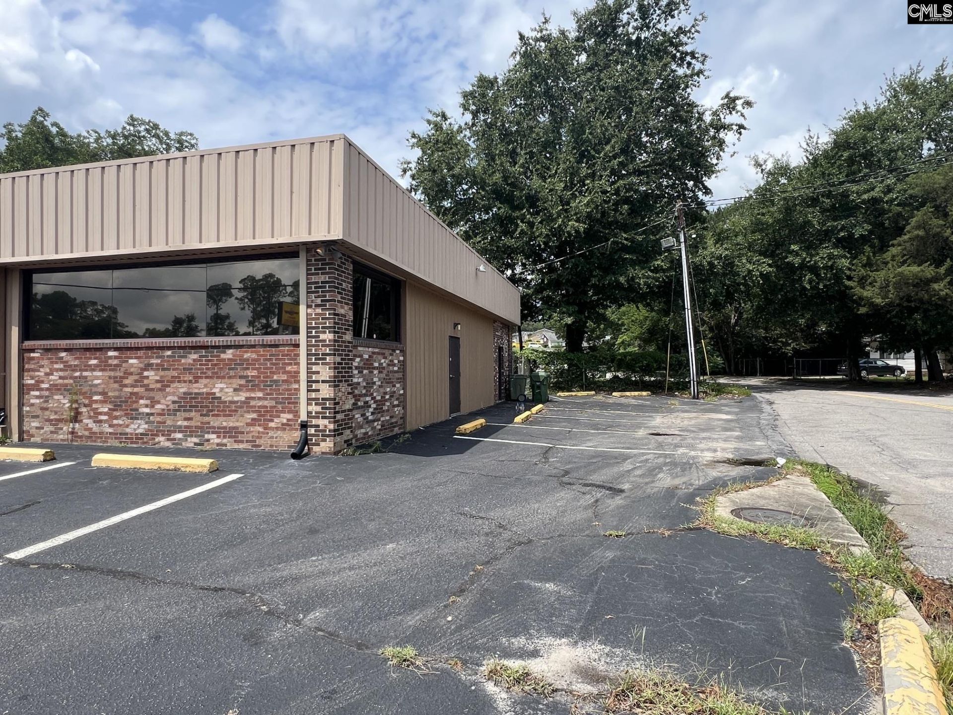 7357 Parklane Road  Photo 4