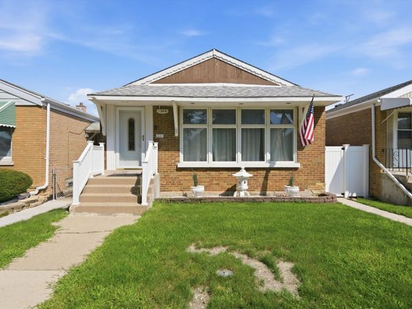 5231 S Meade Avenue , Chicago, IL 60638