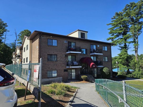 126 Mammoth Road, Unit4, Hooksett, NH 03106