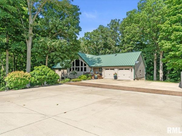 5626 Irwin Bridge Road, Pleasant Plains, IL 62677