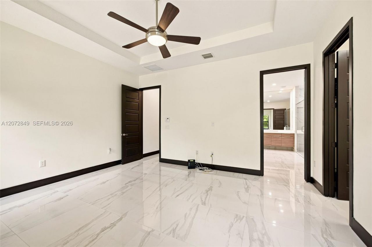 8875 NW 161st Ter , Miami Lakes, FL 33018 Photo