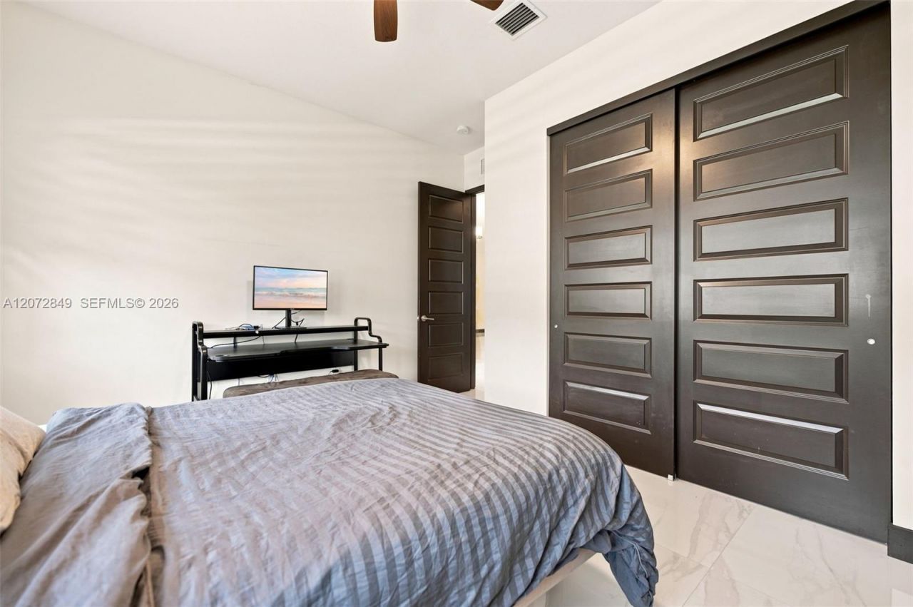 8875 NW 161st Ter , Miami Lakes, FL 33018 Photo