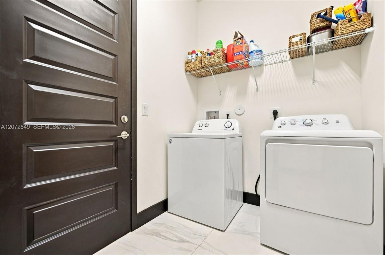 8875 NW 161st Ter , Miami Lakes, FL 33018 Photo