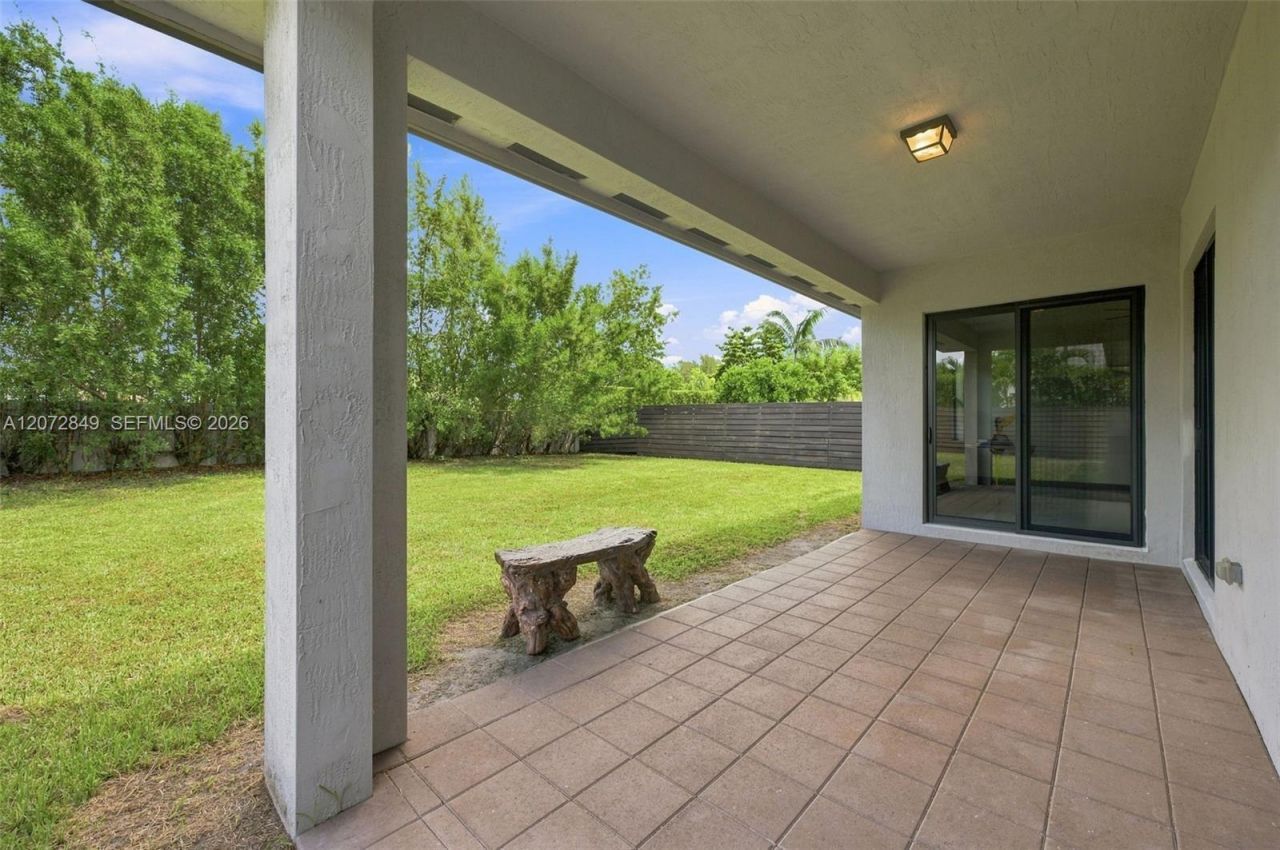 8875 NW 161st Ter , Miami Lakes, FL 33018 Photo