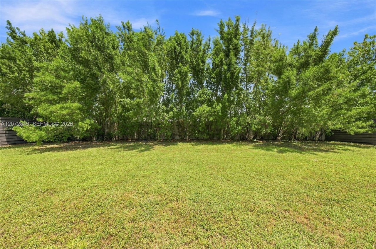 8875 NW 161st Ter , Miami Lakes, FL 33018 Photo