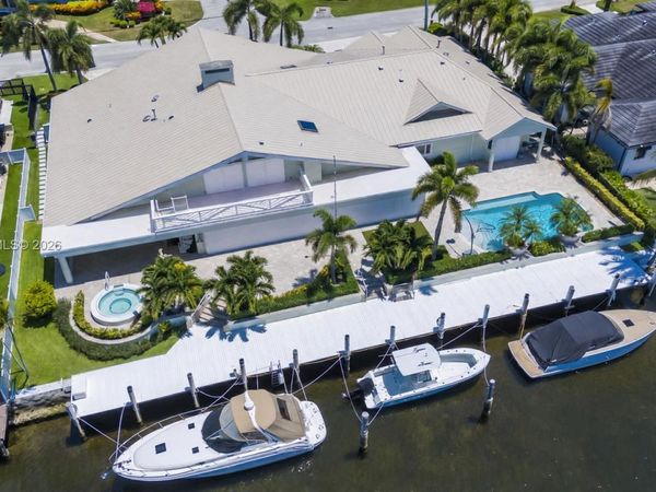 2820 NE 44th St, Lighthouse Point, FL 33064