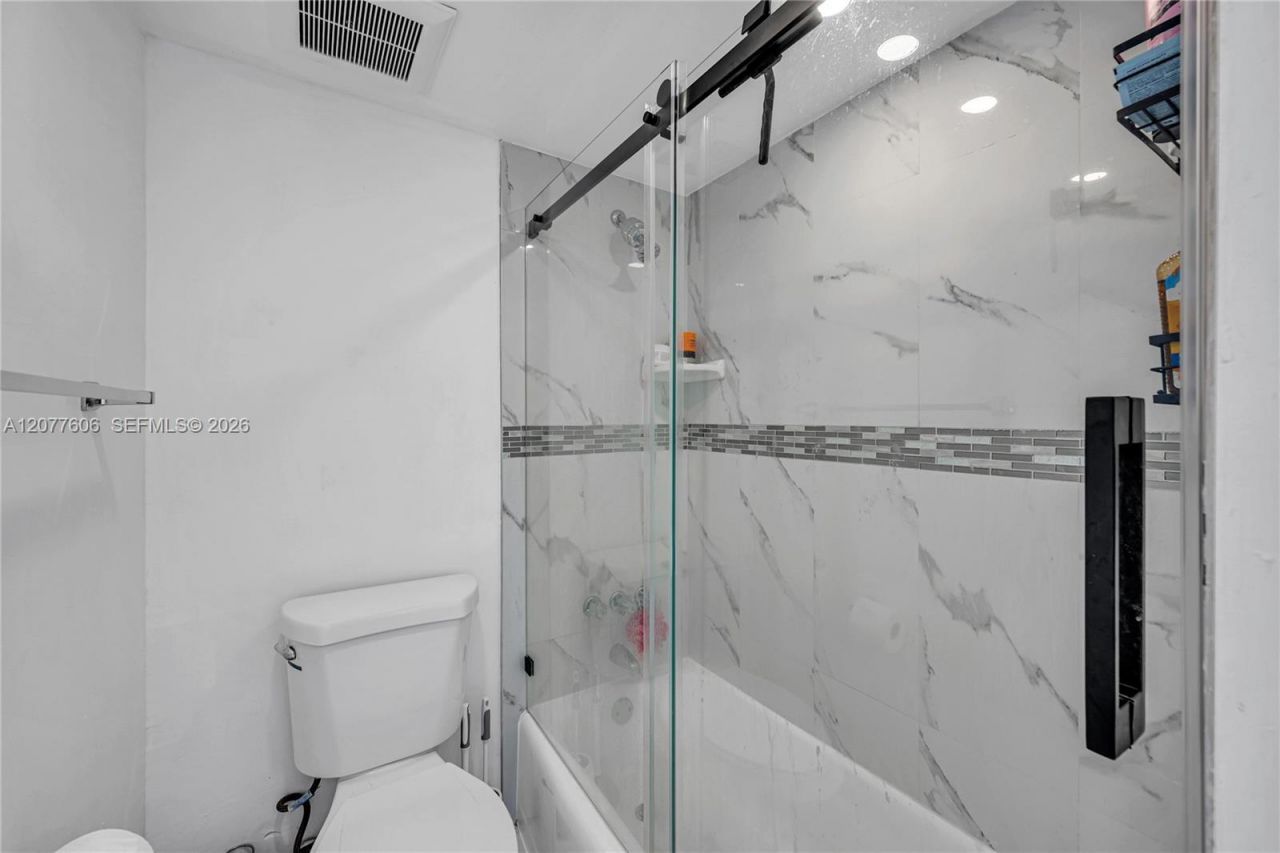 7545 E Treasure Dr, Unit 9A, North Bay Village, FL 33141 Photo