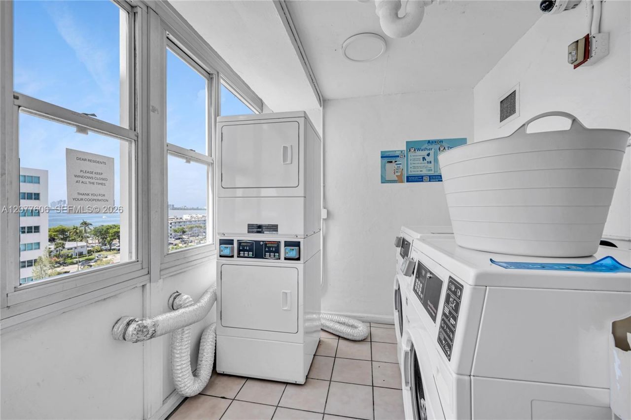 7545 E Treasure Dr, Unit 9A, North Bay Village, FL 33141 Photo