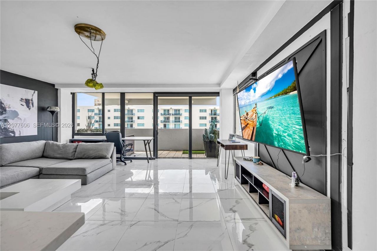 7545 E Treasure Dr, Unit 9A, North Bay Village, FL 33141 Photo
