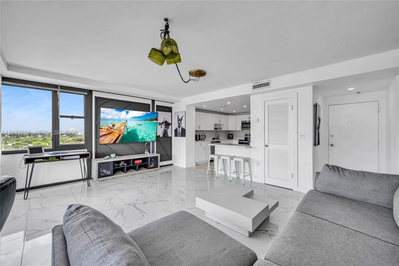 7545 E Treasure Dr, Unit 9A, North Bay Village, FL 33141 Photo